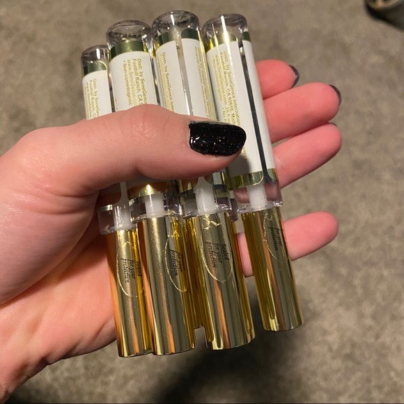 Lipsense Oops Remover - Picture 2 of 3